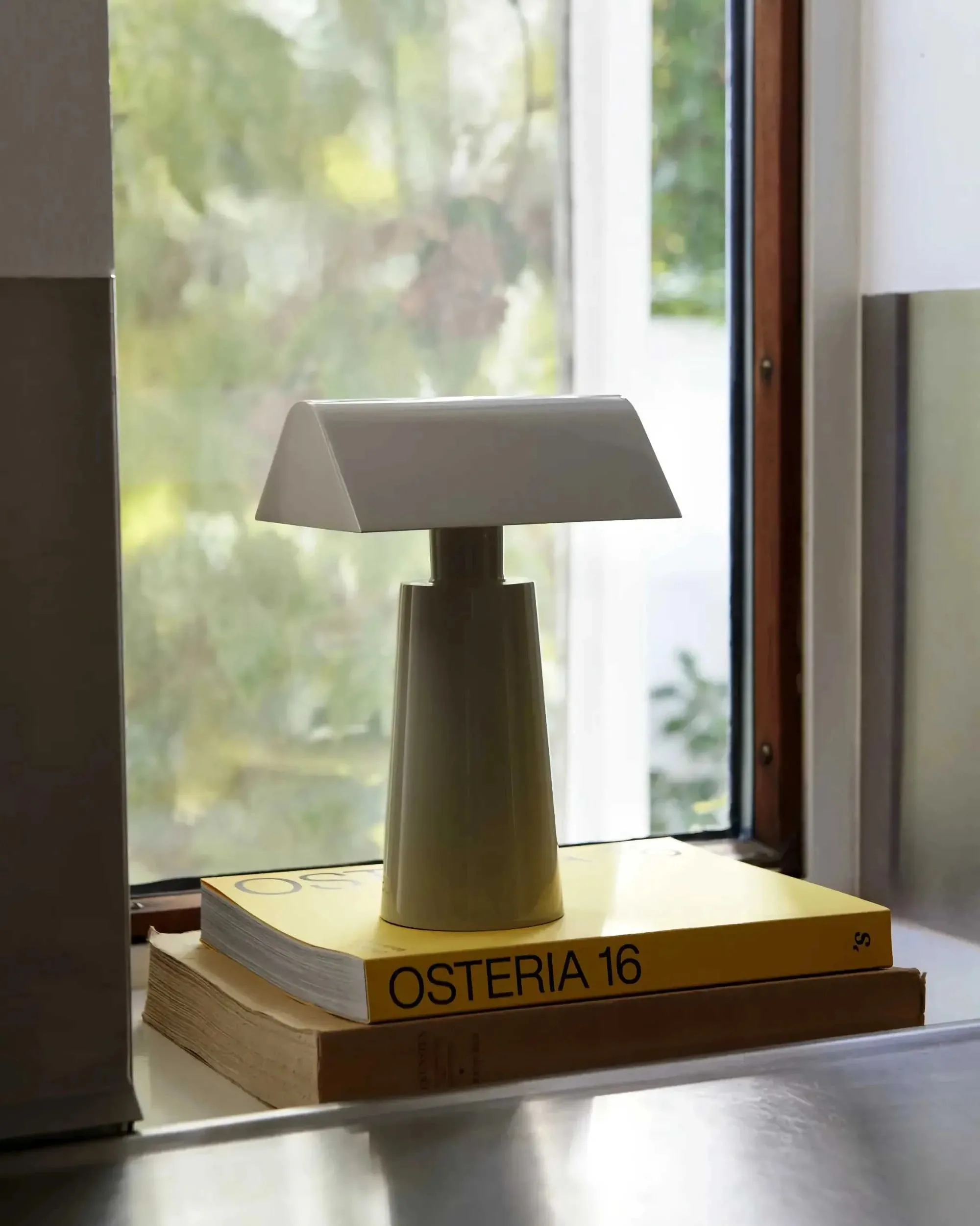 &Tradition Caret MF1 rechargeable lamp